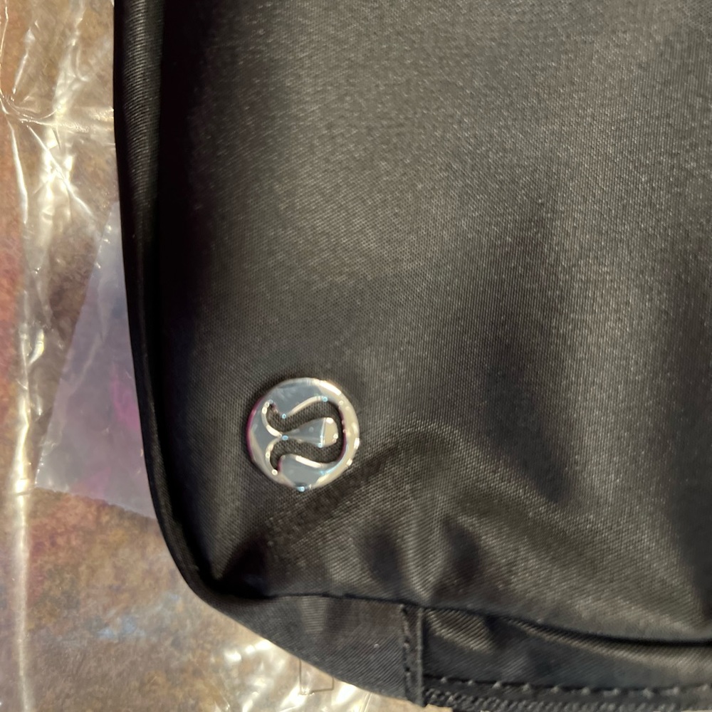 NWT Lululemon Everywhere Belt Bag Black - Picture 12 of 12